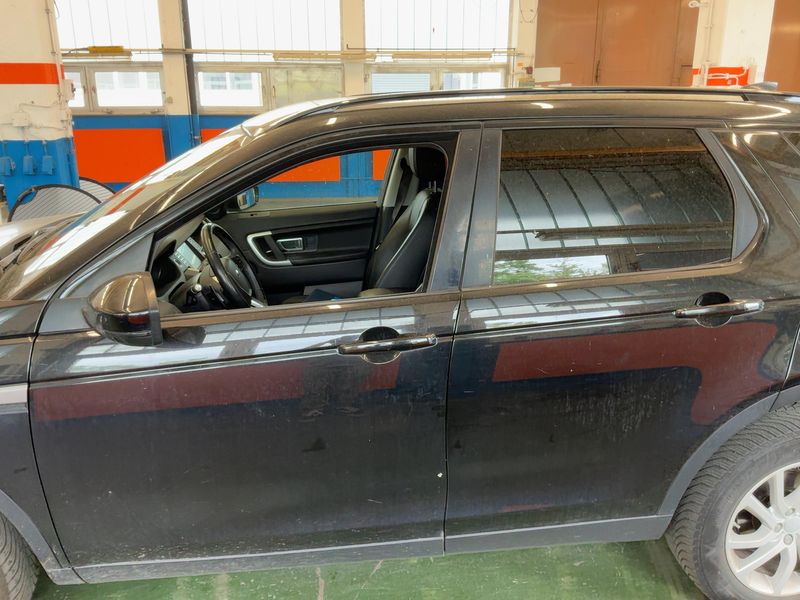 Land Rover Discovery Sport 2.0 Td4 SE AWD 2017 – снимка 4