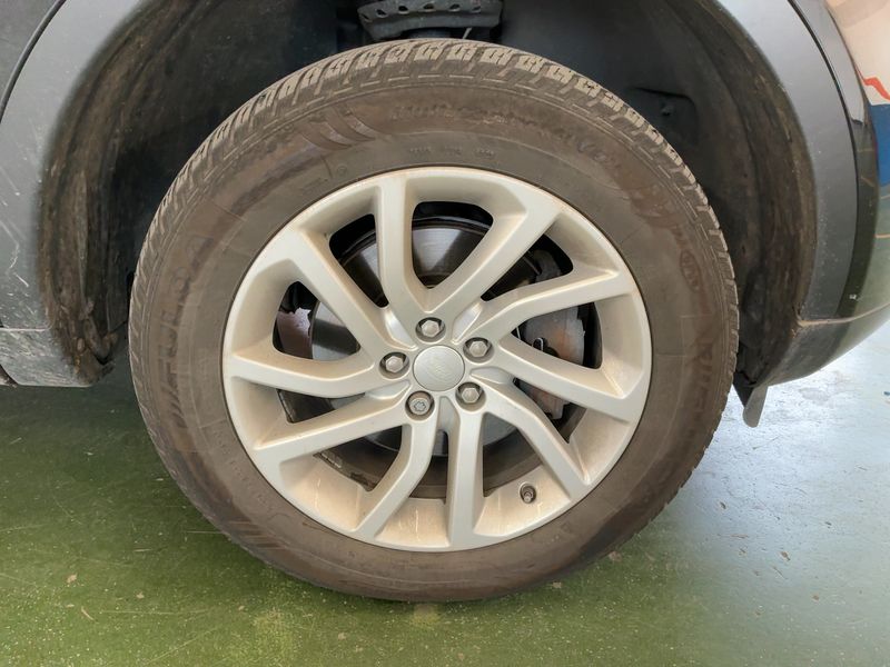 Land Rover Discovery Sport 2.0 Td4 SE AWD 2017 – снимка 11