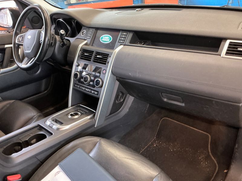Land Rover Discovery Sport 2.0 Td4 SE AWD 2017 – снимка 23