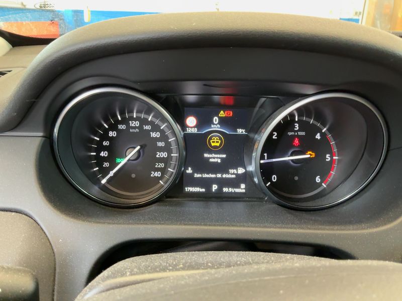 Land Rover Discovery Sport 2.0 Td4 SE AWD 2017 – снимка 18