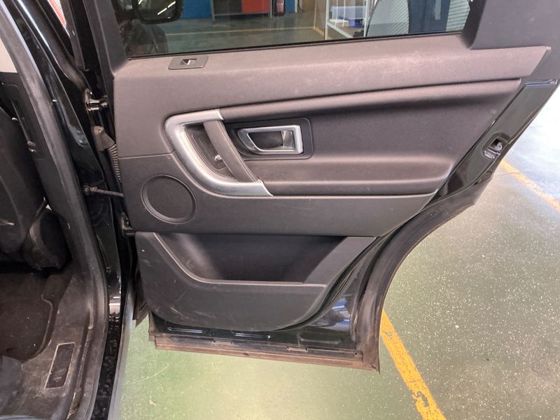 Land Rover Discovery Sport 2.0 Td4 SE AWD 2017 – снимка 25