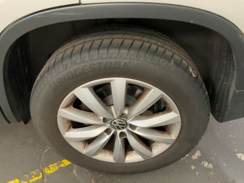Volkswagen Tiguan 2.0 TSI Sport & Style 4Motion 2010 – снимка 17