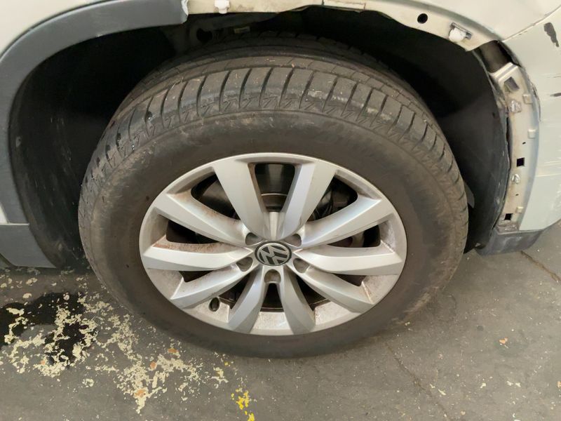 Volkswagen Tiguan 2.0 TSI Sport & Style 4Motion 2010 – снимка 19