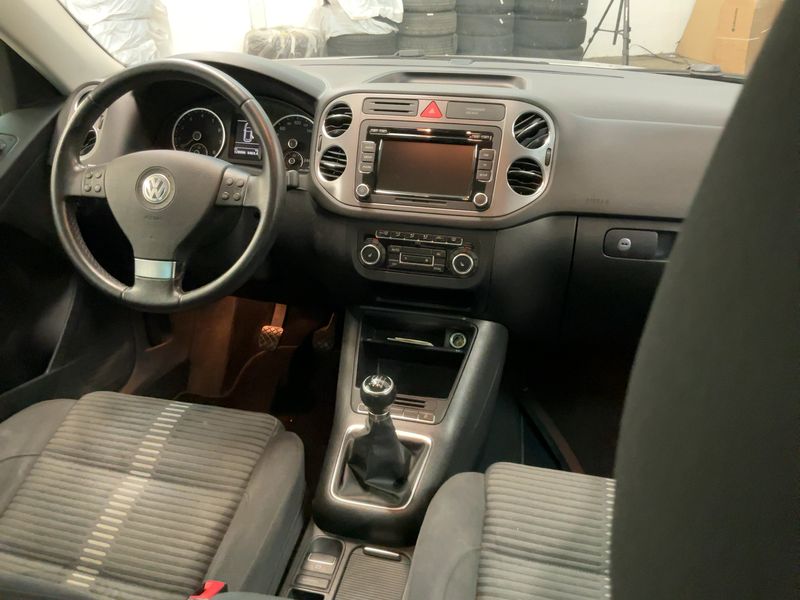 Volkswagen Tiguan 2.0 TSI Sport & Style 4Motion 2010 – снимка 12