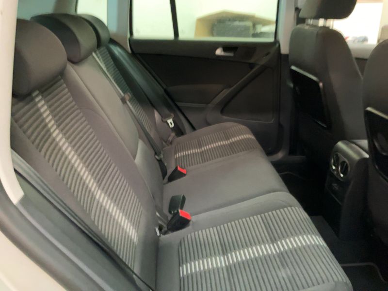 Volkswagen Tiguan 2.0 TSI Sport & Style 4Motion 2010 – снимка 14