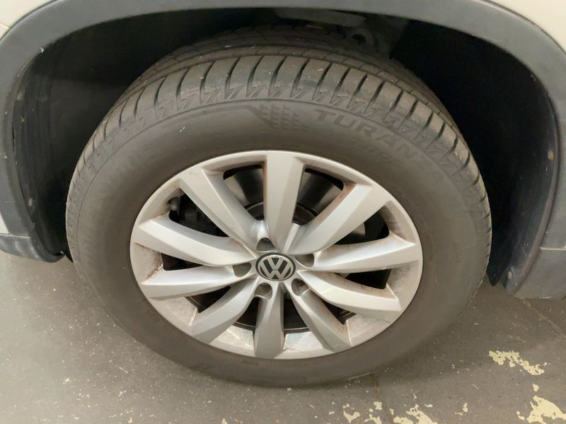 Volkswagen Tiguan 2.0 TSI Sport & Style 4Motion 2010 – снимка 16
