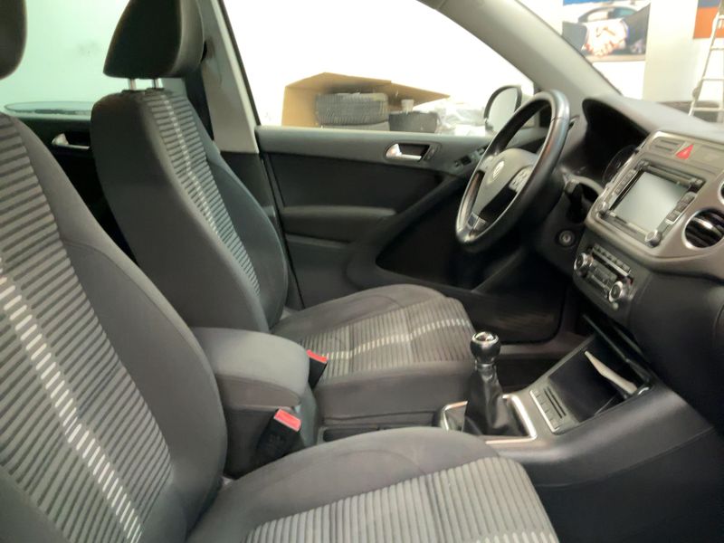 Volkswagen Tiguan 2.0 TSI Sport & Style 4Motion 2010 – снимка 11