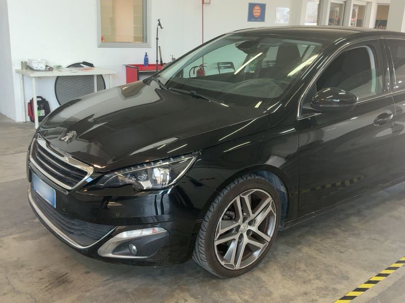 Peugeot 308 1.6 Blue-HDi Allure 2016 – снимка 2