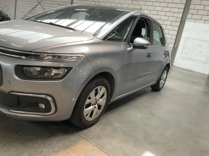 Citroen C4 Picasso 1.2 PureTech Selection 2017 – снимка на щета
