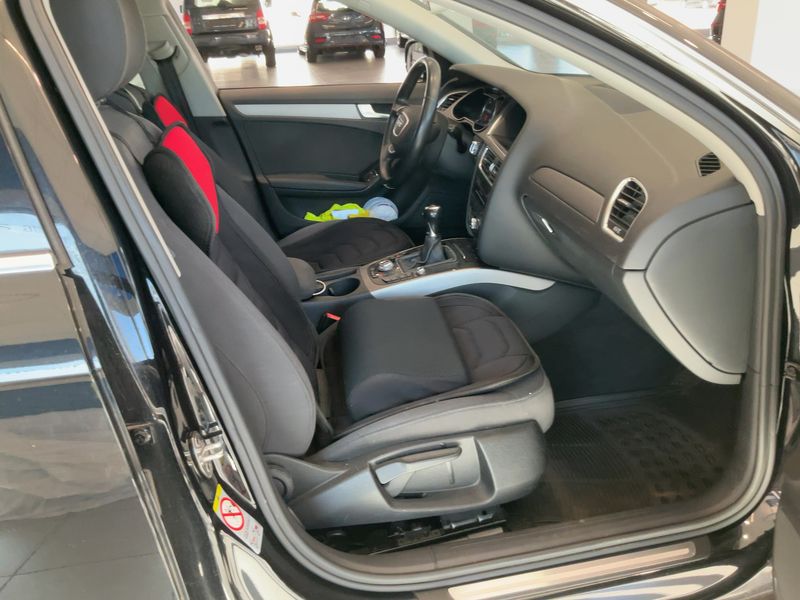 Audi A4 2.0 TDI Ambiente 2012 – снимка 11
