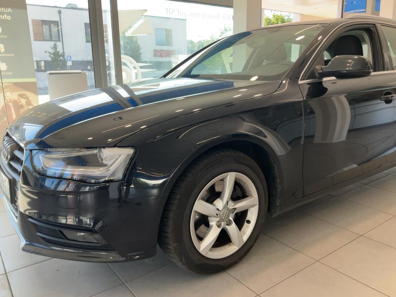 Audi A4 2.0 TDI Ambiente 2012 – снимка 2
