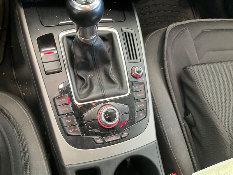 Audi A4 2.0 TDI Ambiente 2012 – снимка 22