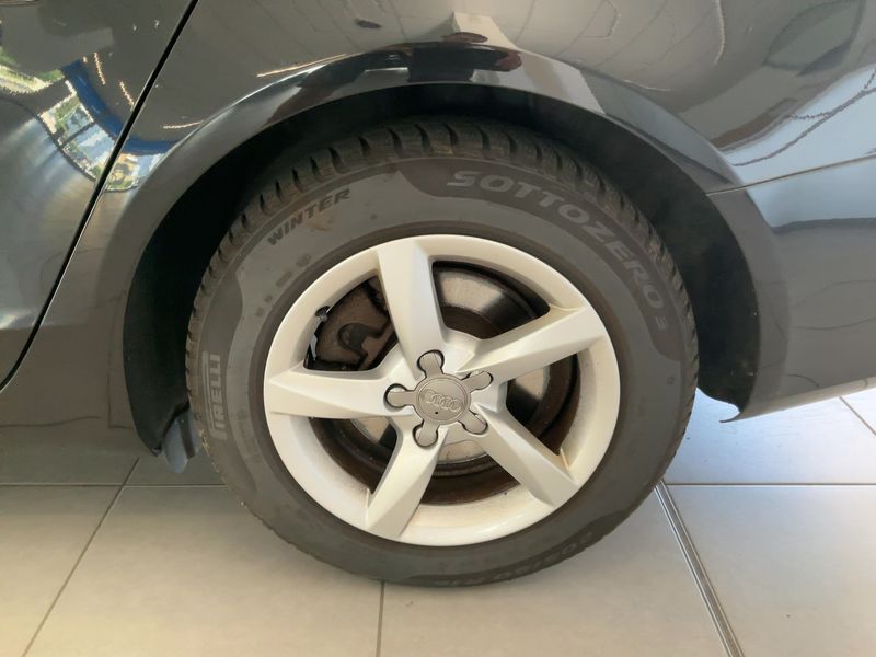Audi A4 2.0 TDI Ambiente 2012 – снимка 17