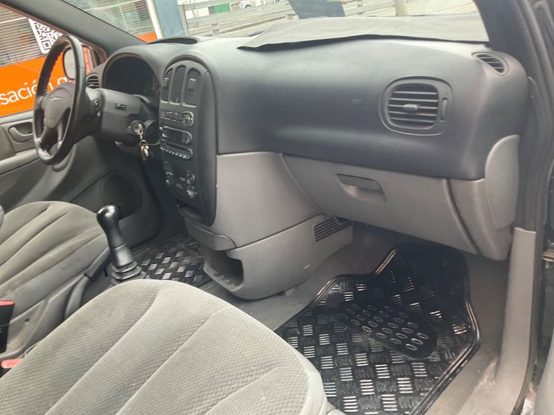 Chrysler Voyager 2.5 CRD SE 2006 – снимка 3
