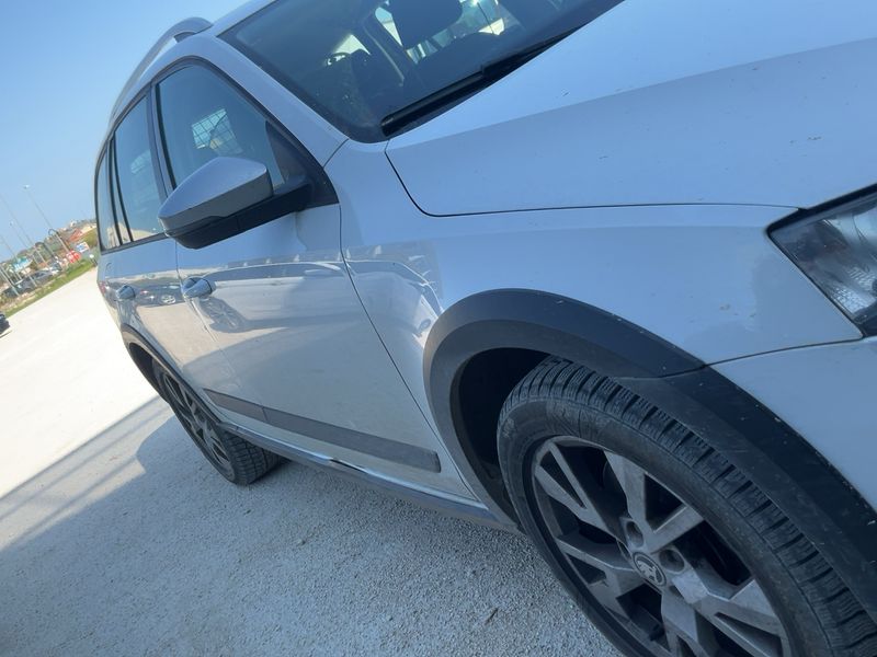 Skoda Octavia 2.0 TDI Scout 4x4 2016 – снимка 12