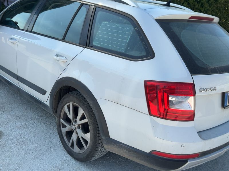 Skoda Octavia 2.0 TDI Scout 4x4 2016 – снимка 6