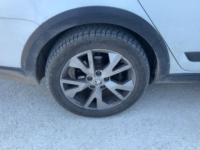 Skoda Octavia 2.0 TDI Scout 4x4 2016 – снимка 9