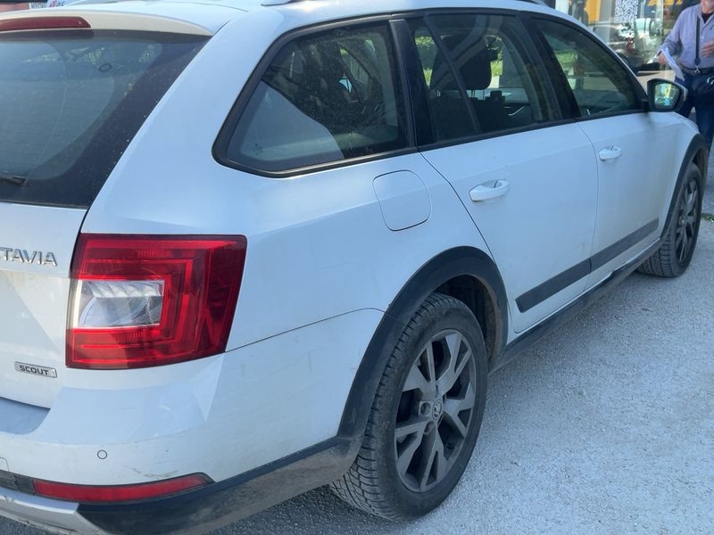 Skoda Octavia 2.0 TDI Scout 4x4 2016 – снимка 8