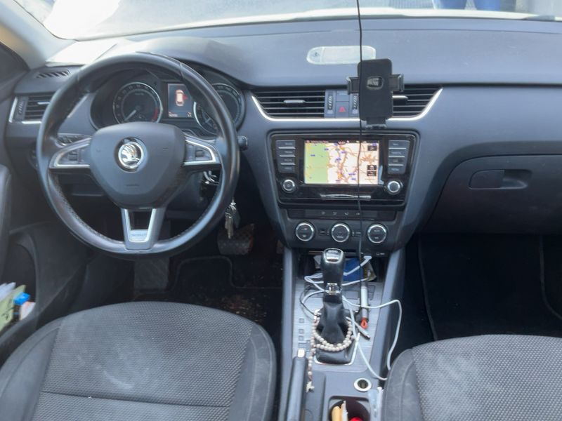 Skoda Octavia 2.0 TDI Scout 4x4 2016 – снимка 17