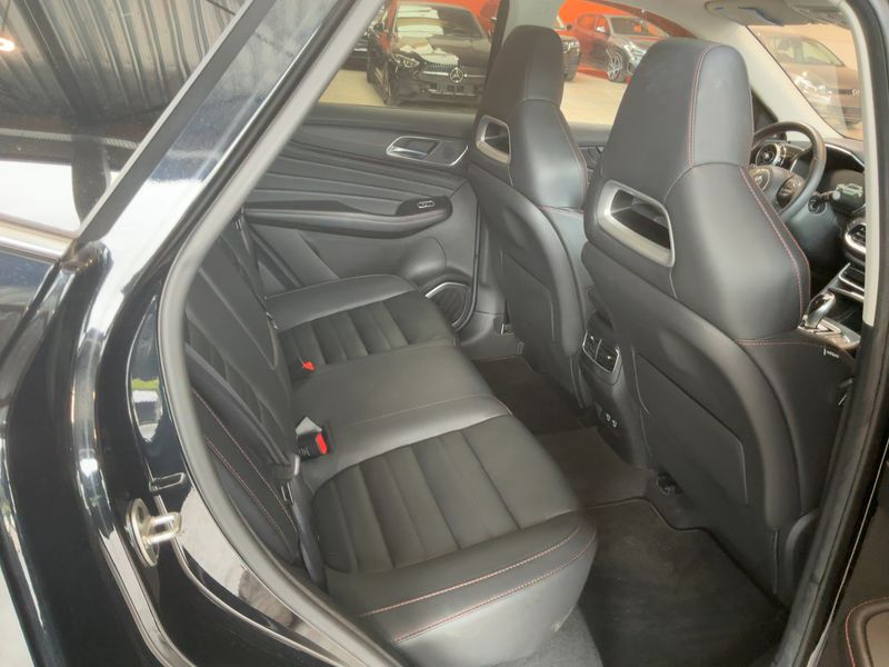 MG EHS 1.5 T-GDI Plug-in Hybrid Luxury 2024 – снимка 19