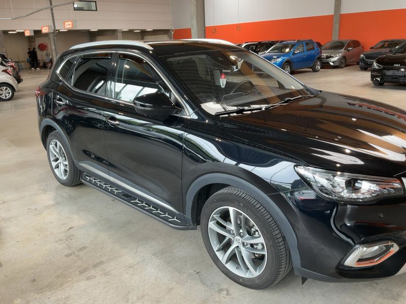 MG EHS 1.5 T-GDI Plug-in Hybrid Luxury 2024 – снимка 12