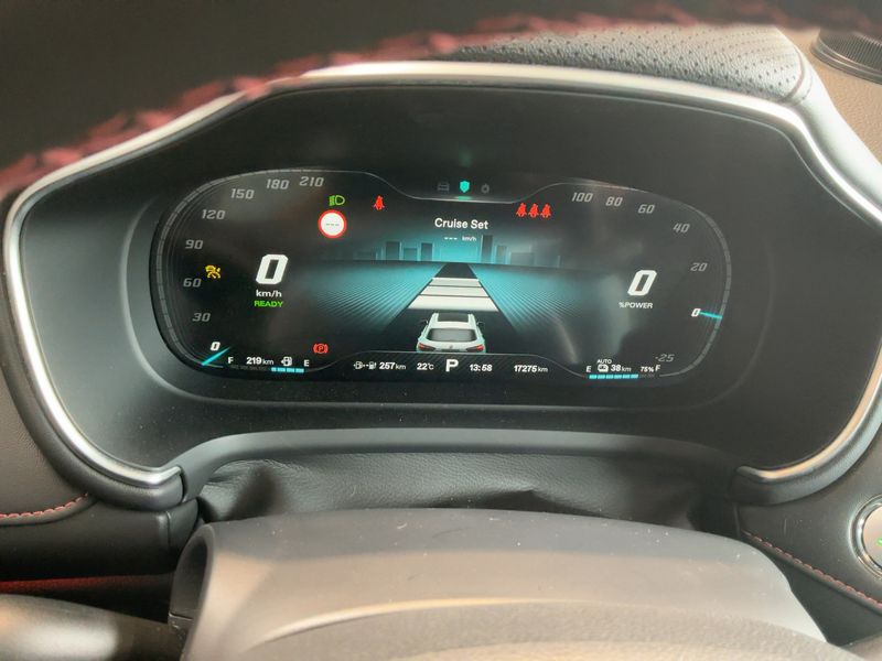 MG EHS 1.5 T-GDI Plug-in Hybrid Luxury 2024 – снимка 18