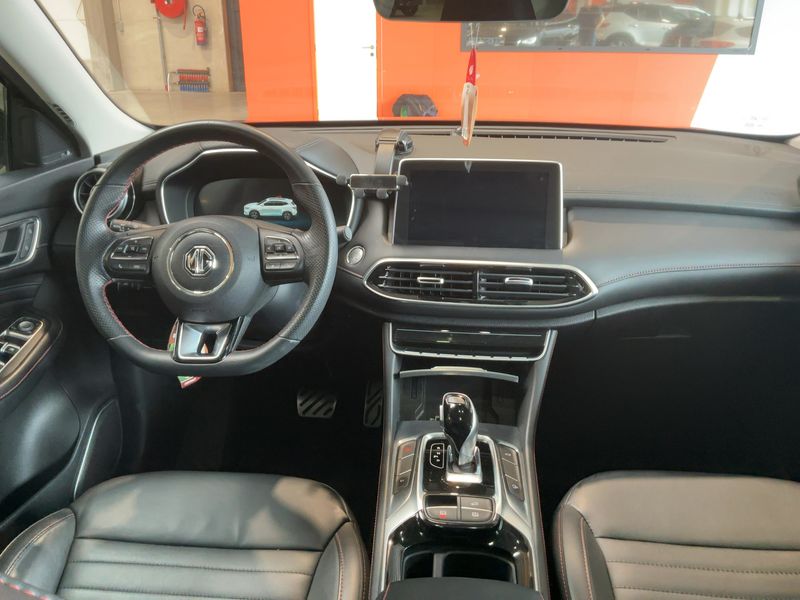 MG EHS 1.5 T-GDI Plug-in Hybrid Luxury 2024 – снимка 17