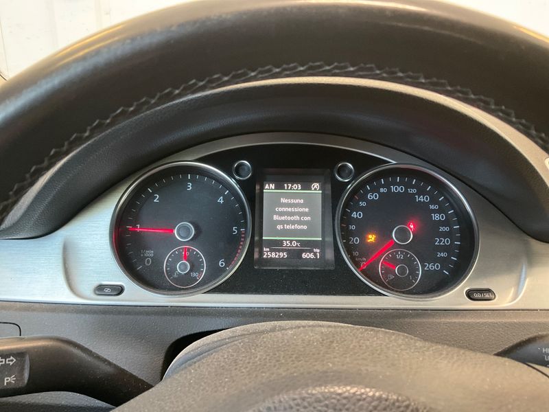 Volkswagen Passat 2.0 TDI Highline BlueMotion Tech 2012 – снимка 4