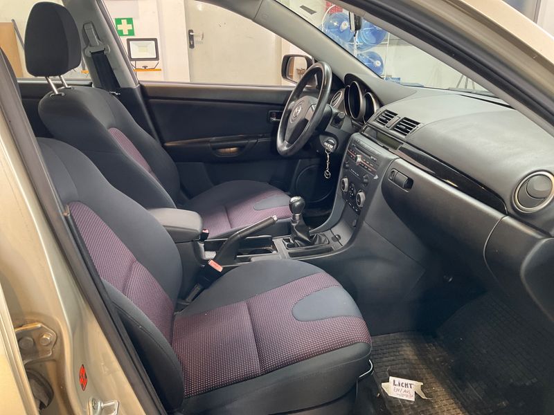 Mazda 3 1.4 Sport CE 2006 – снимка 3