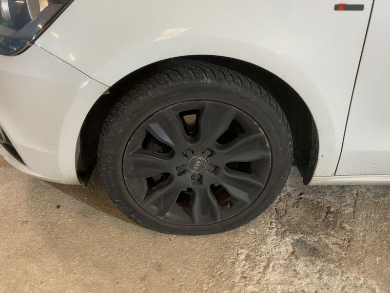 Audi A1 Sportback 1.6 TDI Ambition 2013 – снимка 3