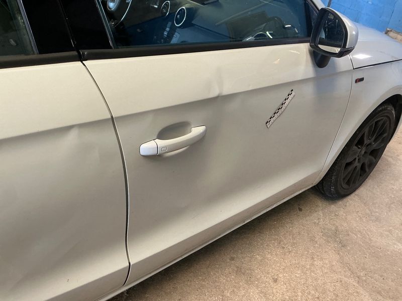 Audi A1 Sportback 1.6 TDI Ambition 2013 – снимка 24
