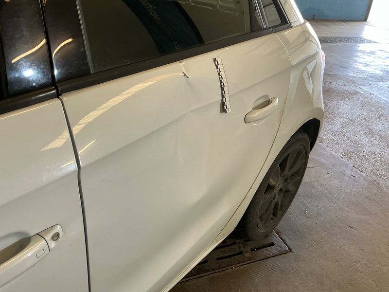 Audi A1 Sportback 1.6 TDI Ambition 2013 – снимка 28