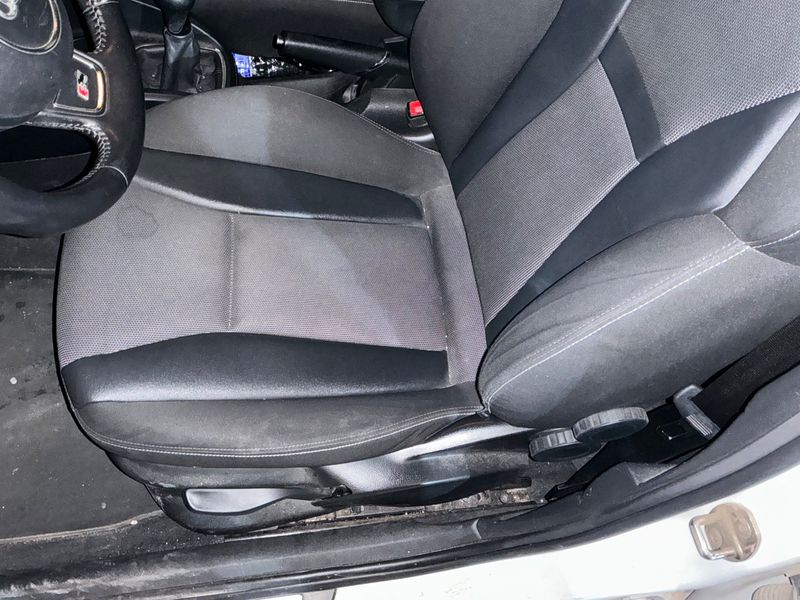 Audi A1 Sportback 1.6 TDI Ambition 2013 – снимка 33