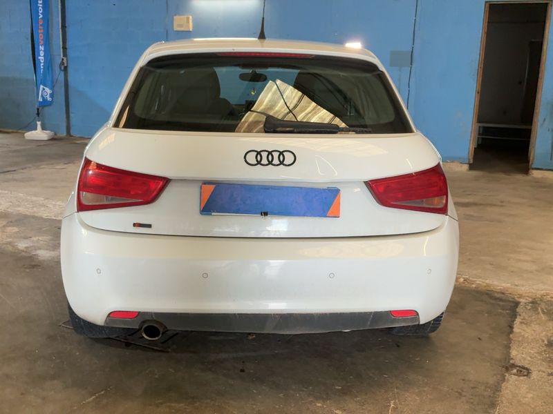 Audi A1 Sportback 1.6 TDI Ambition 2013 – снимка 7