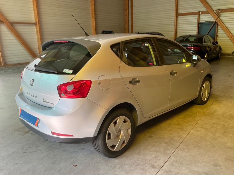 Seat Ibiza 1.2 TDI Reference 2011 – снимка 2