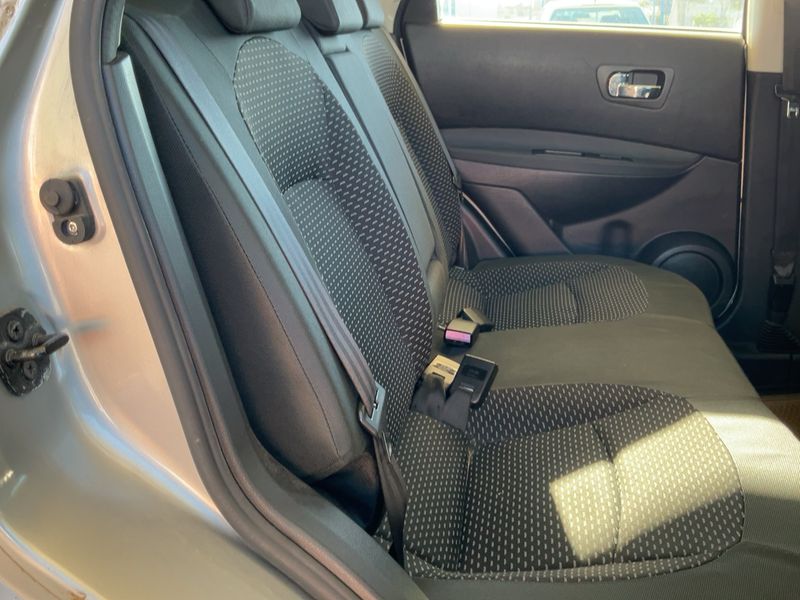 Nissan Qashqai 1.6 Acenta 2009 – снимка 19