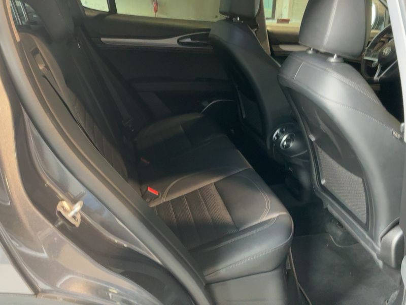 Alfa Romeo Stelvio 2.2 JTDM Super Q4 2018 – снимка 19