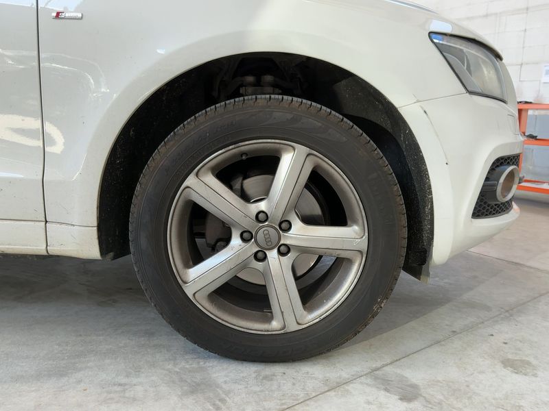 Audi Q5 2.0 TDI quattro 2012 – снимка 11