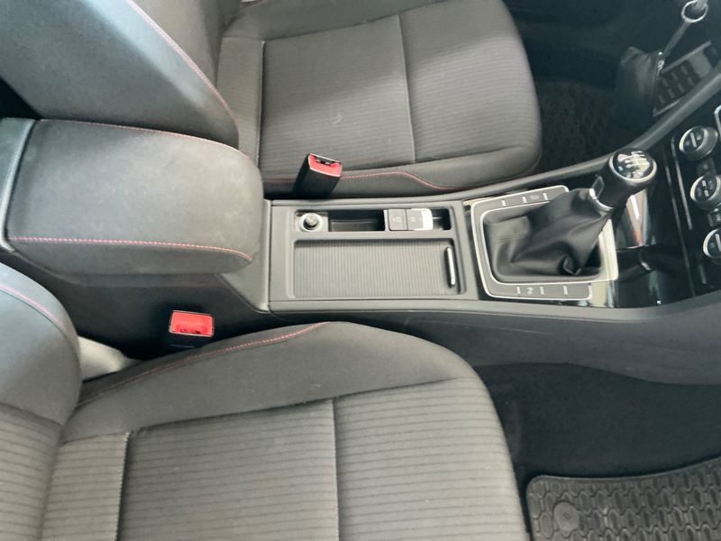 Volkswagen Golf VII 1.0 TSI Sound 2018 – снимка 26