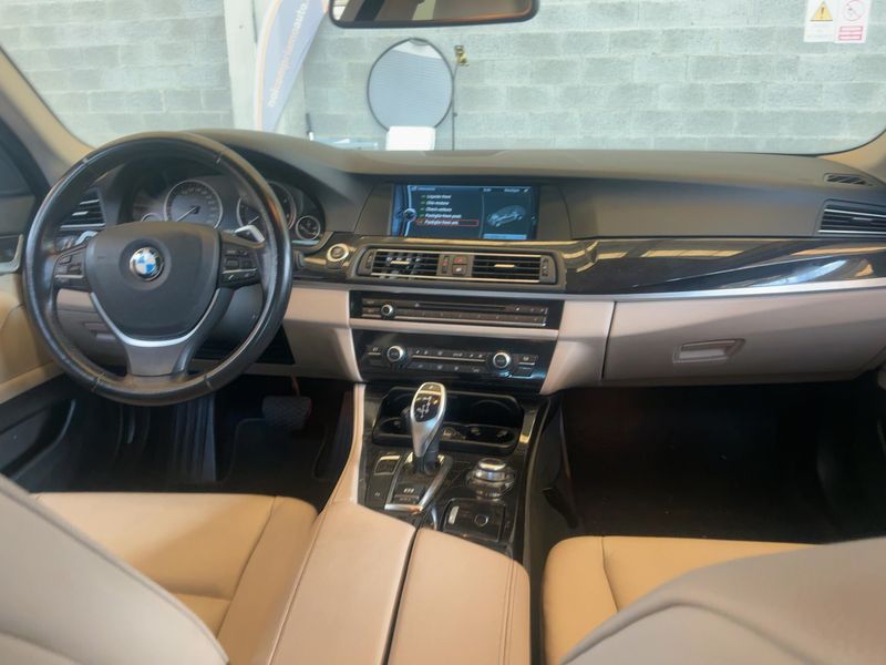 BMW 5er 520d 2011 – снимка 18