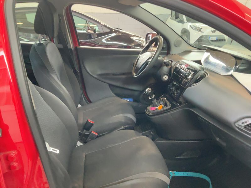 Lancia Ypsilon 1.2 Silver 2017 – снимка 16