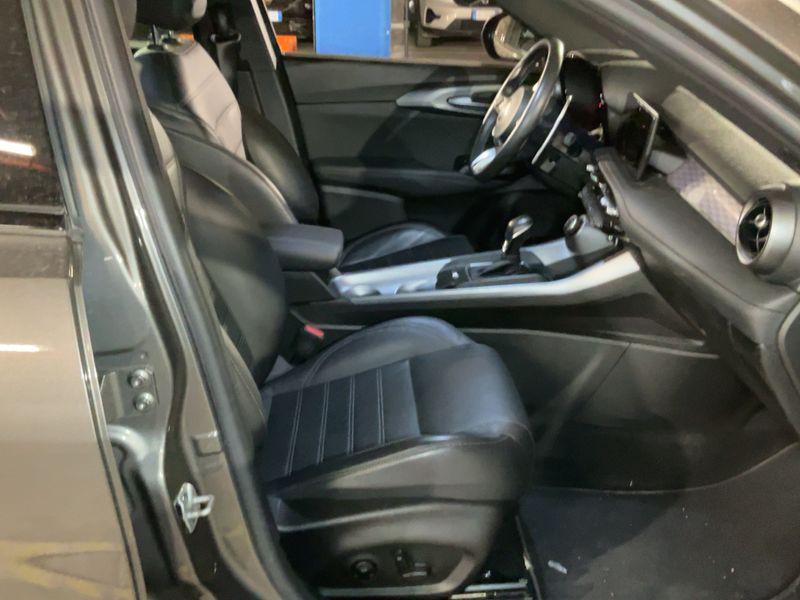 Alfa Romeo Tonale 1.3 Plug-in Hybrid Veloce AWD 2023 – снимка 16