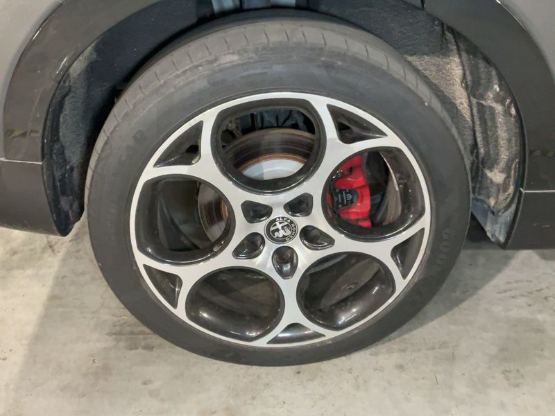 Alfa Romeo Tonale 1.3 Plug-in Hybrid Veloce AWD 2023 – снимка 9