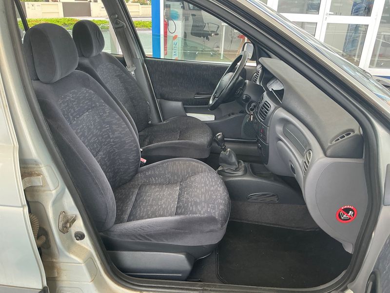 Renault Megane 1.4 Authentique 2000 – снимка 3