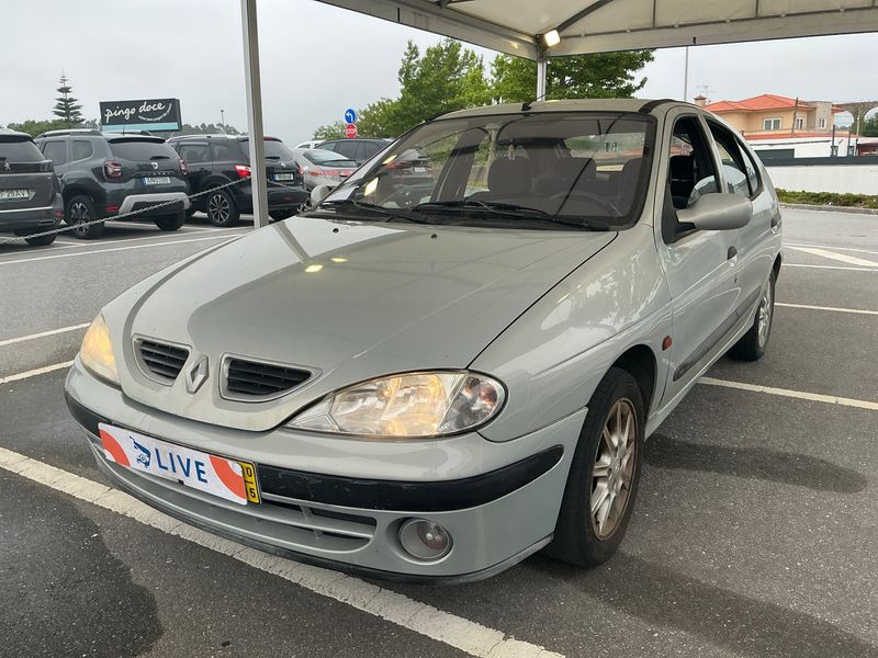 Renault Megane 1.4 Authentique 2000 – снимка 1
