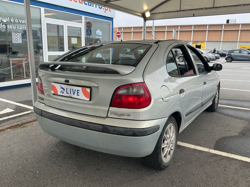 Renault Megane 1.4 Authentique 2000 – снимка 2