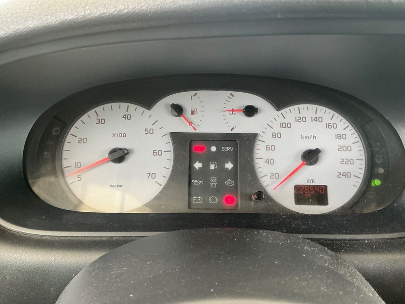 Renault Megane 1.4 Authentique 2000 – снимка 4