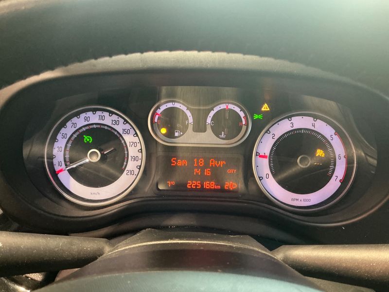Fiat 500L 1.6 JTDM Trekking 2014 – снимка 4
