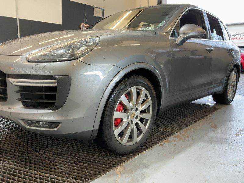 Porsche Cayenne Turbo 2015 – снимка 2