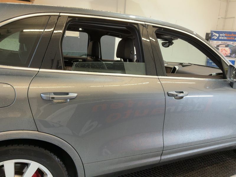 Porsche Cayenne Turbo 2015 – снимка 10